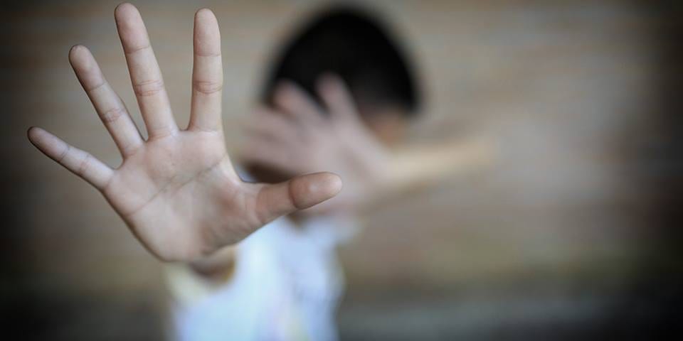 معلمة في دمشق تُحيل طفلاً إلى العناية المشددة بعد ضربه