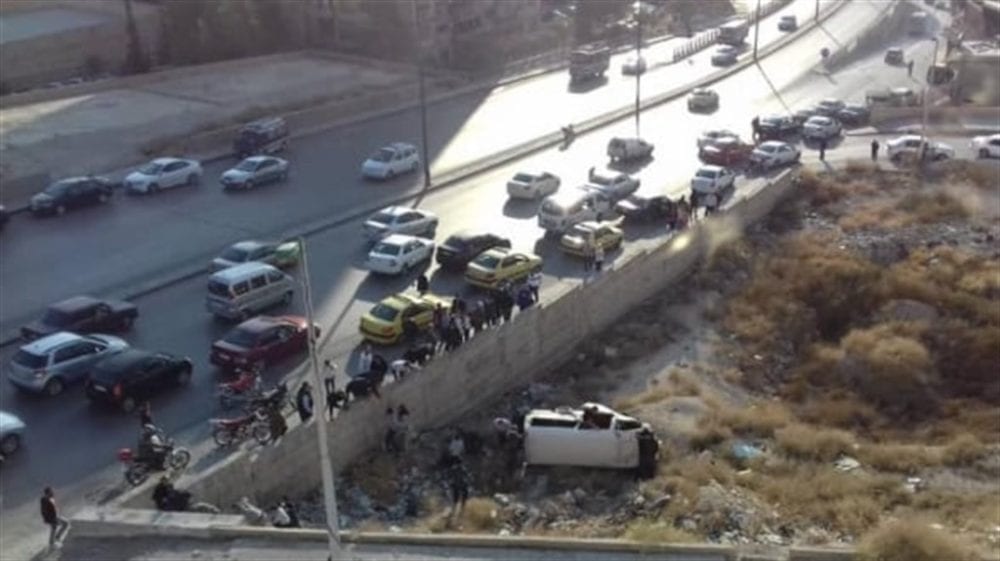 تقل طلاباً ومعلمين: انقلاب حافلة في مشروع دمر بدمشق.. والمصابون إلى المشافي