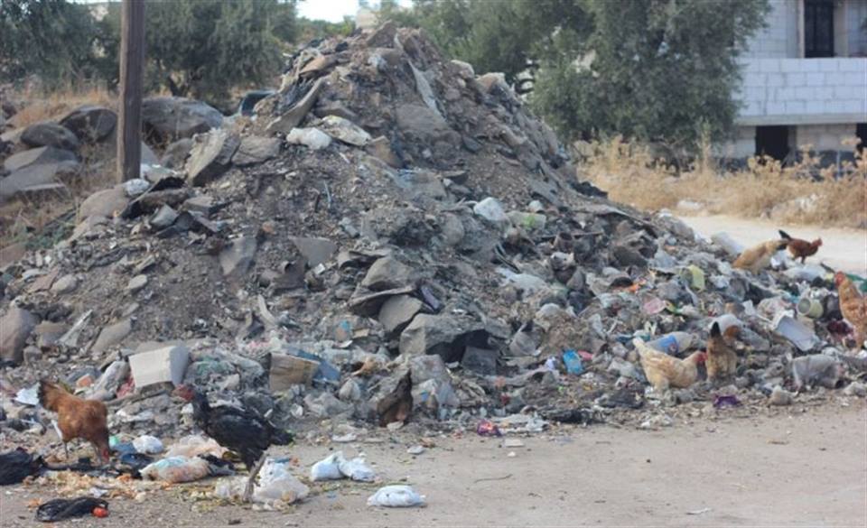 تلال نفايات في جبل شحشبو بحماة: المنظمات غير موجودة.. ومخاوف من انتشار الأمراض