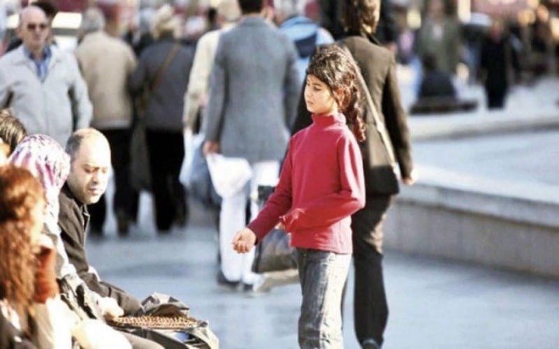 التسول في تركيا: البعض بحاجة.. والآخر يبني ثروة.. واستغلال للأطفال ومآسي السوريين