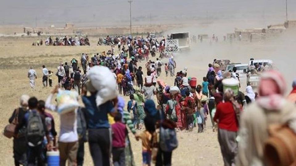 اللاجئون العائدون من الأردن إلى الغوطة الغربية يباشرون بتسوية أوضاعهم