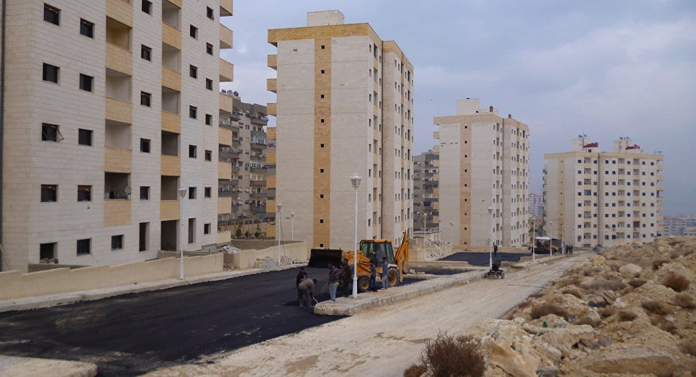 رجال أعمال مقربون من النظام يستولون على استثمارات مفصلية في إعادة الإعمار