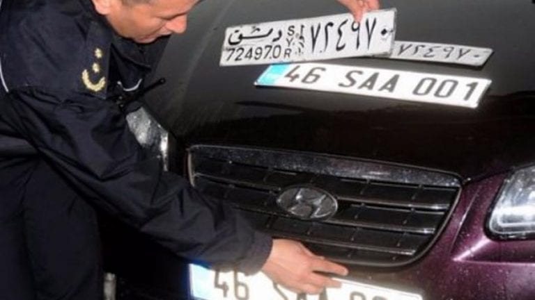 عدد السيارات السورية المسجلة في تركيا 14 الفاً وعاد 60% منها إلى سوريا