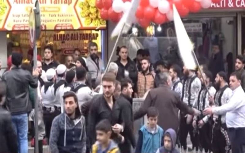 الشرطة التركية تمنع عزف «النشيد السوري» أثناء افتتاح محل تجاري في إسطنبول