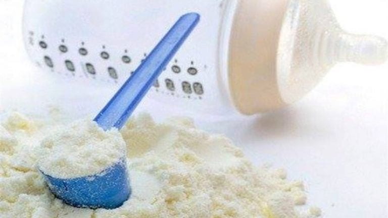 نقص حليب الأطفال يعود إلى الواجهة في مناطق سيطرة النظام