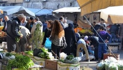 الفقر يلاحق السوريين من مناطق النظام إلى إدلب ولاجئي لبنان والأردن