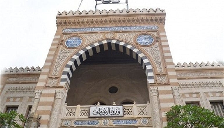 أوقاف النظام توجِّه خطباء المساجد لمحاربة “مؤامرة” أزمة المحروقات!