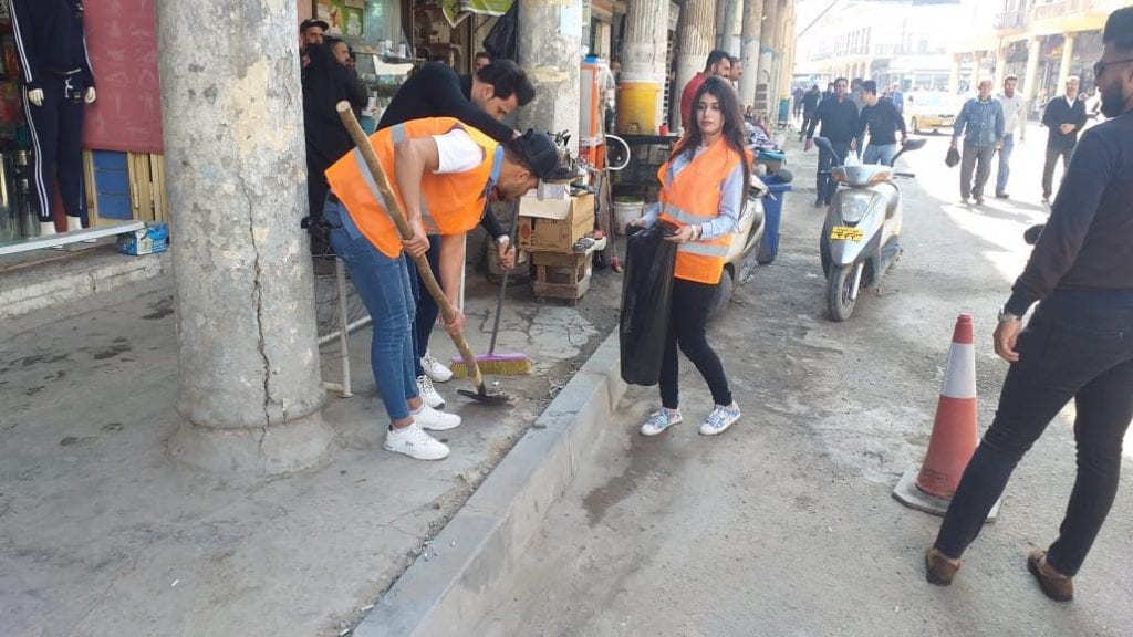 كلية الإعلام في بغداد تقودُ حملة “الرشيد أجمل” لتنظيف المناطق القديمة