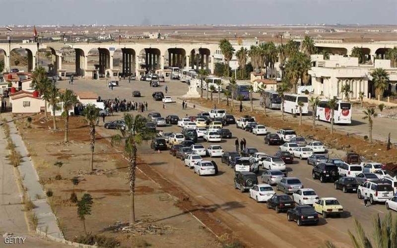 القرارات المتقلّبة تعيق عمل سائقي درعا على خط معبر نصيب