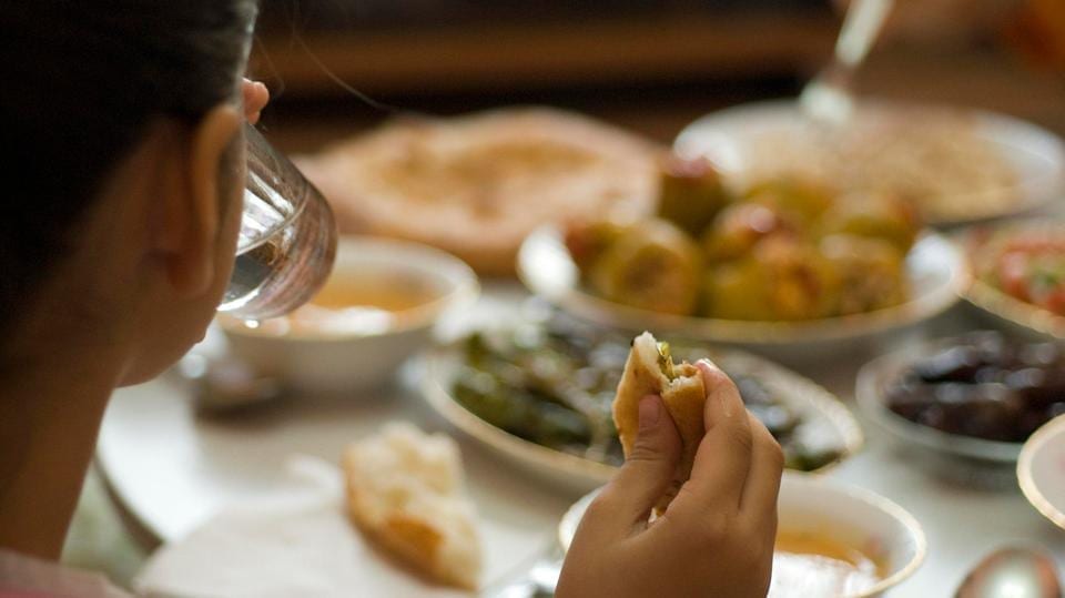 الدجاج بدل اللحم الأحمر على موائد رمضان… والبعض استغنى عن الاثنين معاً!
