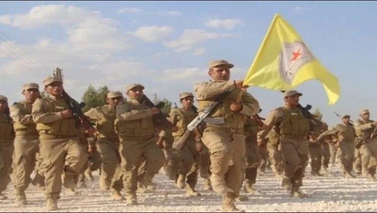 الإدارة الذاتية تحتفظ بعدد من الدورات العسكرية لمدة شهر