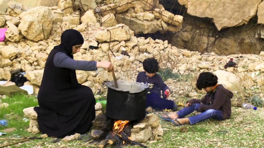 السوري يحتاج ١٠ أضعاف دخله ليعيش… فكيف يتدبر أمره؟