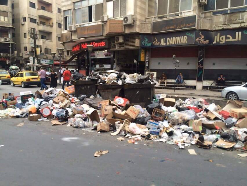 القمامة تشغل تفكير محافظة دمشق وتهدد بمضاعفة الغرامة
