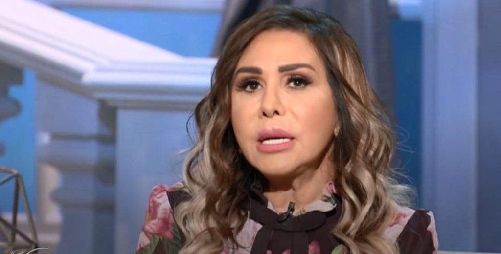 (فيديو) مها المصري تبكي في برنامج بسبب مهاجمة الجمهور بعد عمليّات التجميل