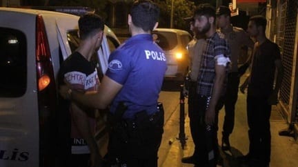 استخدموا فيه السكاكين… شجارٌ بين عائلتين سوريتين بولاية قونيا التركية