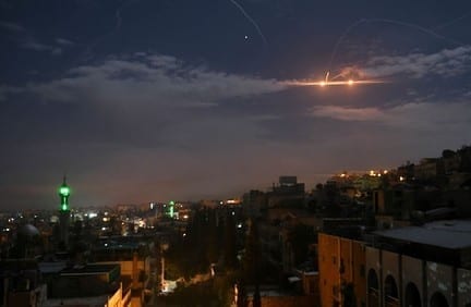 تفاصيل الضربة الإسرائيلية: «تواطؤ روسي.. وبناء مليء بالقتلى الإيرانيين»
