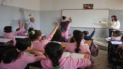 درعا… مئات المدرسين الوكلاء بلا أجر منذ أكثر من عام
