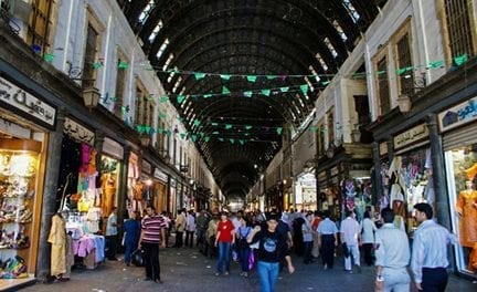 أجر السوري في الستينات 40 غرام ذهب شهرياً والآن نصف غرام!