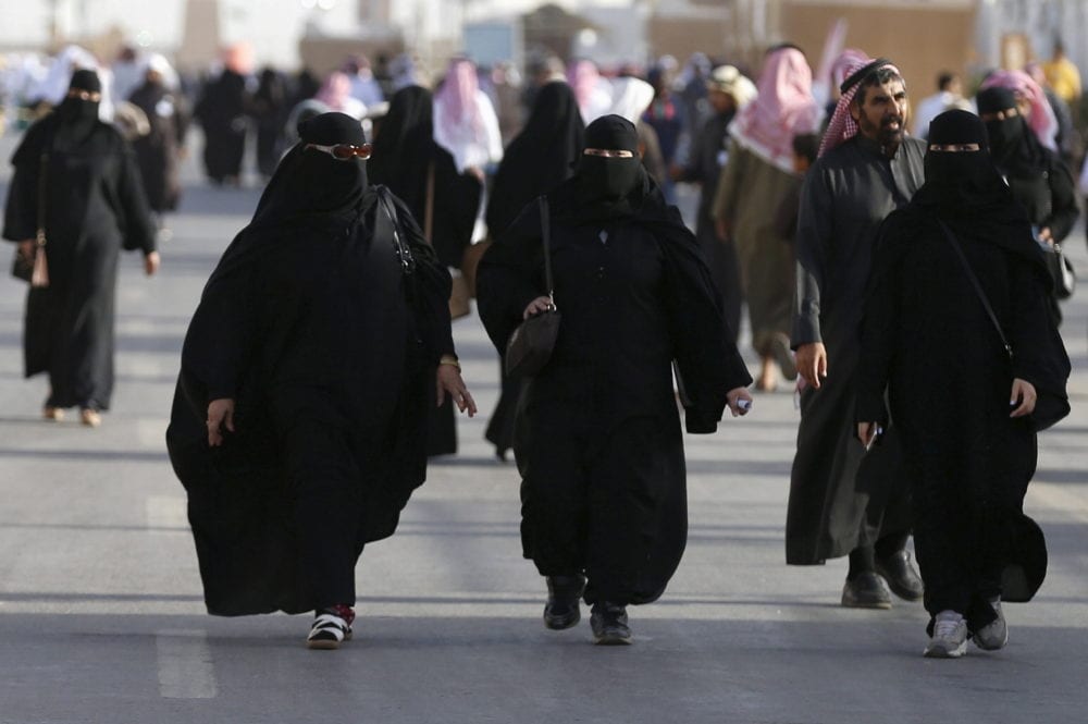 إلغاء فرض العباءة على غير السعوديات بالمملكة في خطوة تاريخية
