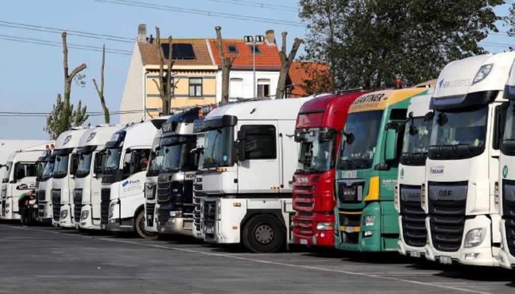 بينهم سوريين… العثور على 12 مهاجراً داخل شاحنة تبريد في بلجيكا