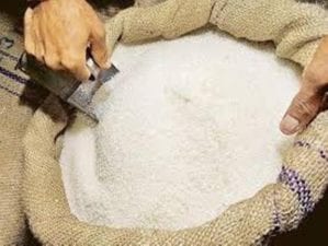 بعد أزمات القمح والنفط… الحكومة السورية تطرح مناقصة لشراء السكر