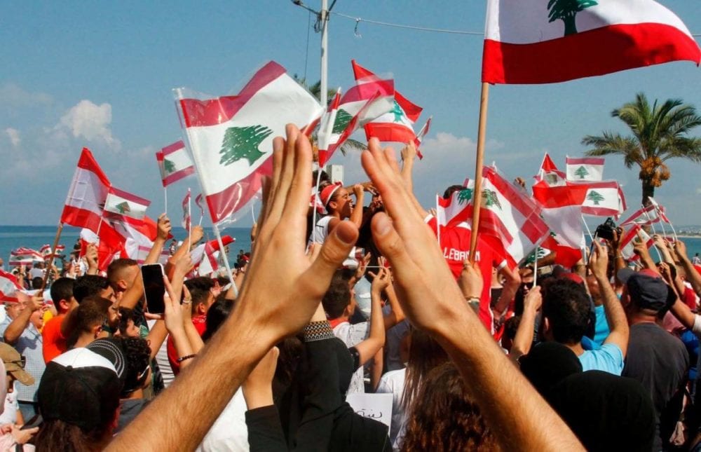الثورة اللبنانية تحقق أولى مطالبها.. حكومة “الحريري” نحو تصريف الأعمال