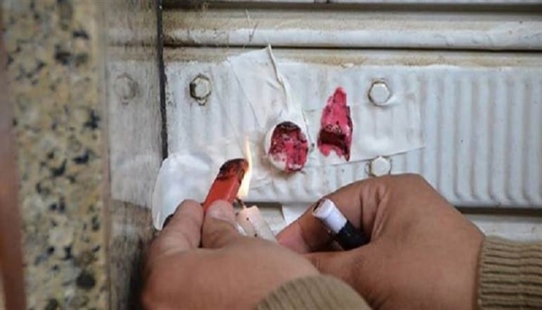 فقط في سوريا… إغلاق معامل بالشمع الأحمر والعمال داخلها!