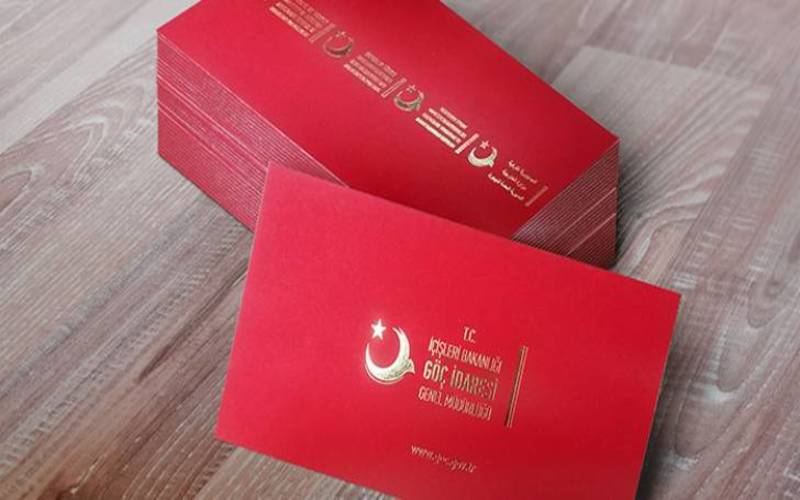 مديرية الهجرة التركية تنفي أنباء “إلغاء” تجديد الإقامات السياحية