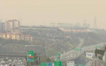 بعد الفيضانات والهزات.. تلوث الهواء لأسبوعين في إسطنبول وخبراء يحذرون