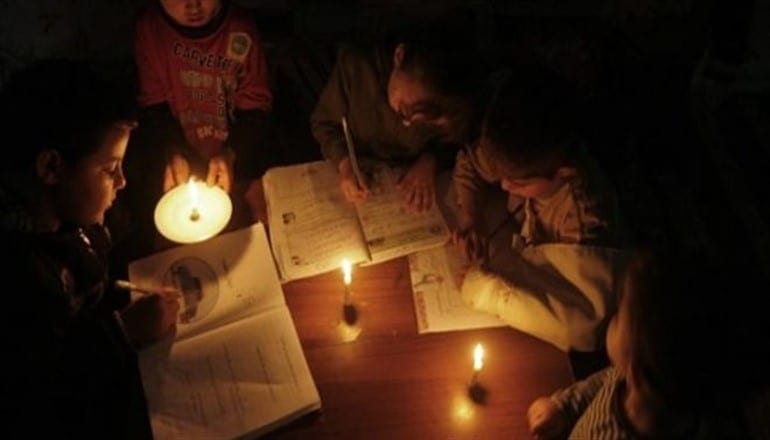 حمص… تقنين الكهرباء 12 ساعة والحكومة تهدد المواطنين بالأسوأ!