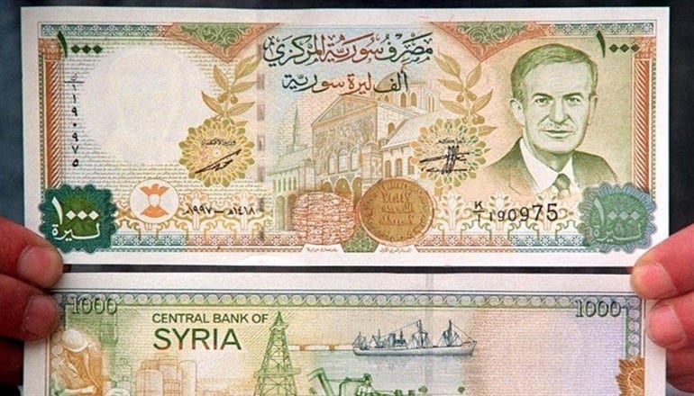 كيف ساهمت الحكومة بخفض قيمة الليرة السورية ورفع الأسعار؟