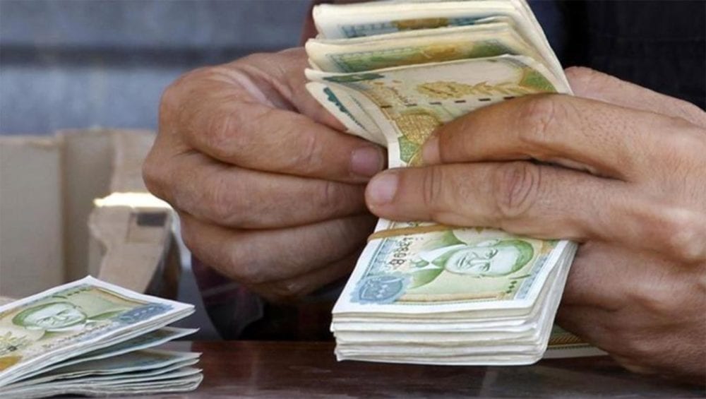 الليرة تتحسن قليلاً وغرام الذهب يتراجع 1000 ليرة