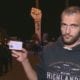 «ابن حزب الله ميت جوع»… متطوع في الحزب يكسر بطاقته أمام الكاميرا (فيديو)