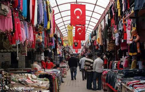 تقرير تركي يكشف معاناة العمال السوريين في تركيا