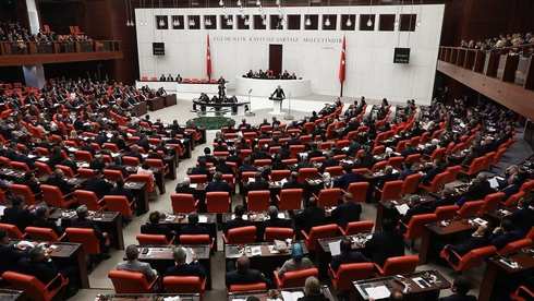 البرلمان التركي وبجلسة طارئة يوافق على التدخّل العسكري في ليبيا