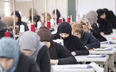 25 ألف لاجئ سوري يعملون دون تأمين صحي بإزمير التركية