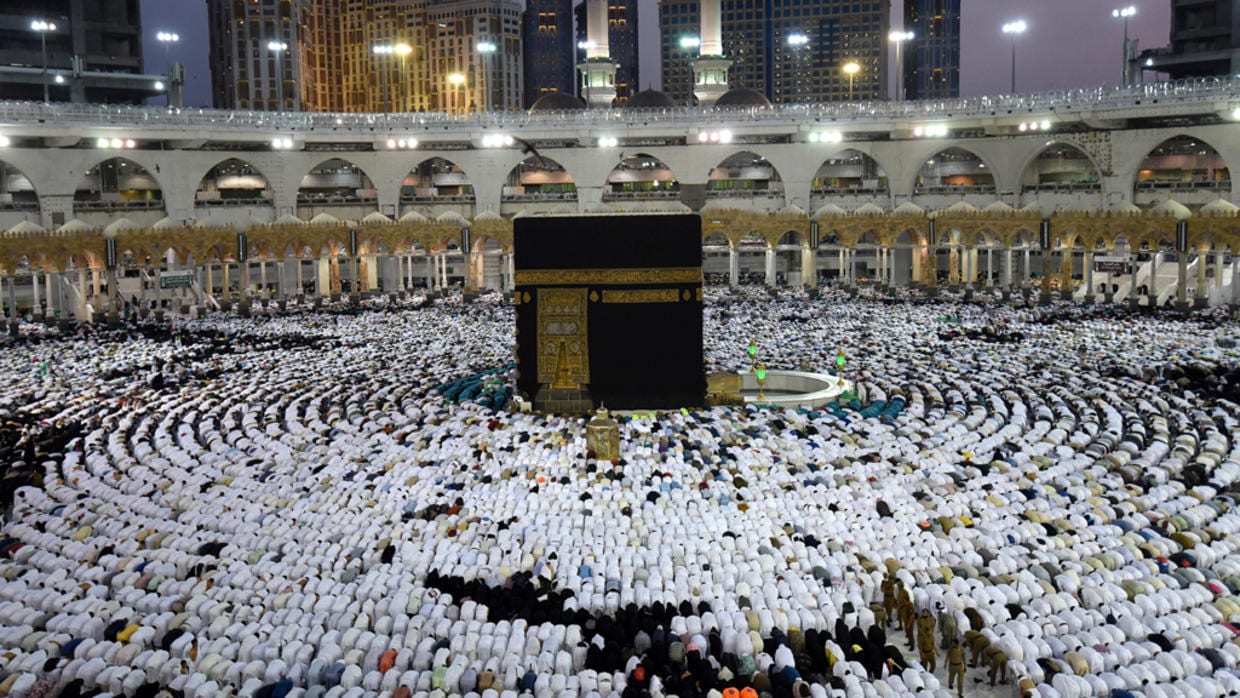 السعوديّة تعلّق دخول الراغبين بالعمرة إلى أراضيها بسبب كورونا