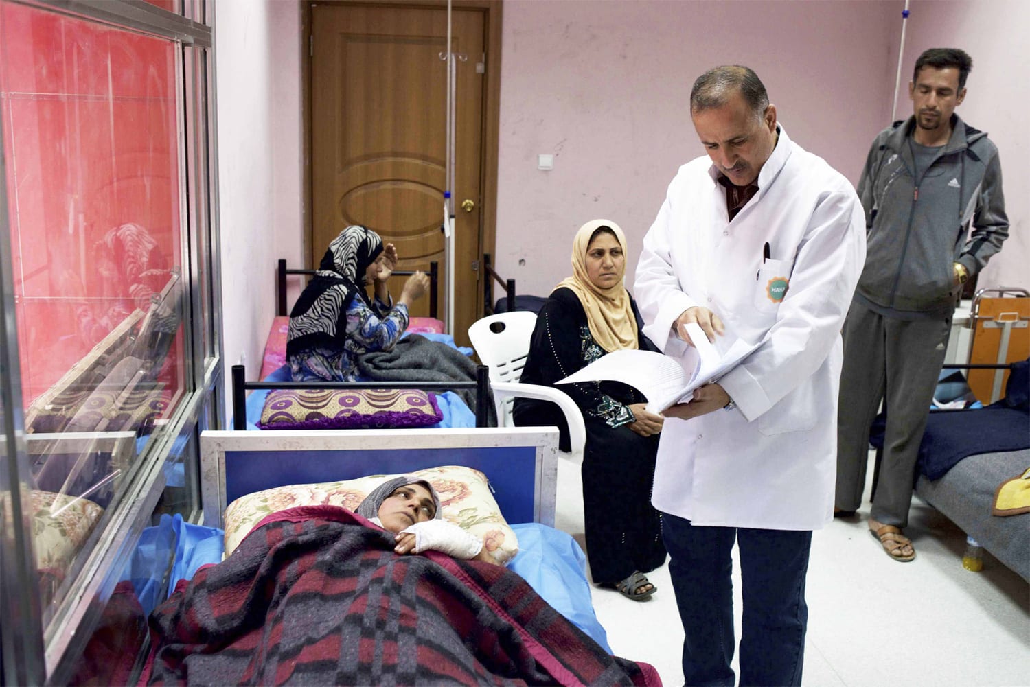 الأطباء العراقيون يواصلون الهرب إلى الخارج.. الرعاية الصحية في تراجع