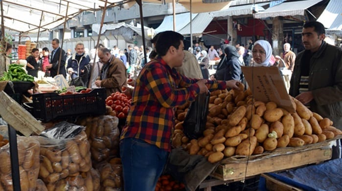 تدابير كورونا ترفع الأسعار وتفرض بدائل إجبارية على مائدة السوريين