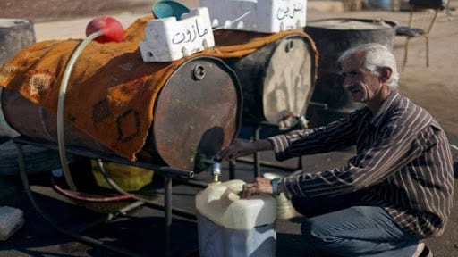 انخفاض سعر النفط العالمي ينعكس على أسعار المحروقات بإدلب