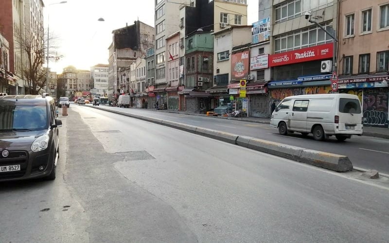 «كورونا» يغيّر ملامح الشوارع في مدنٍ تركية