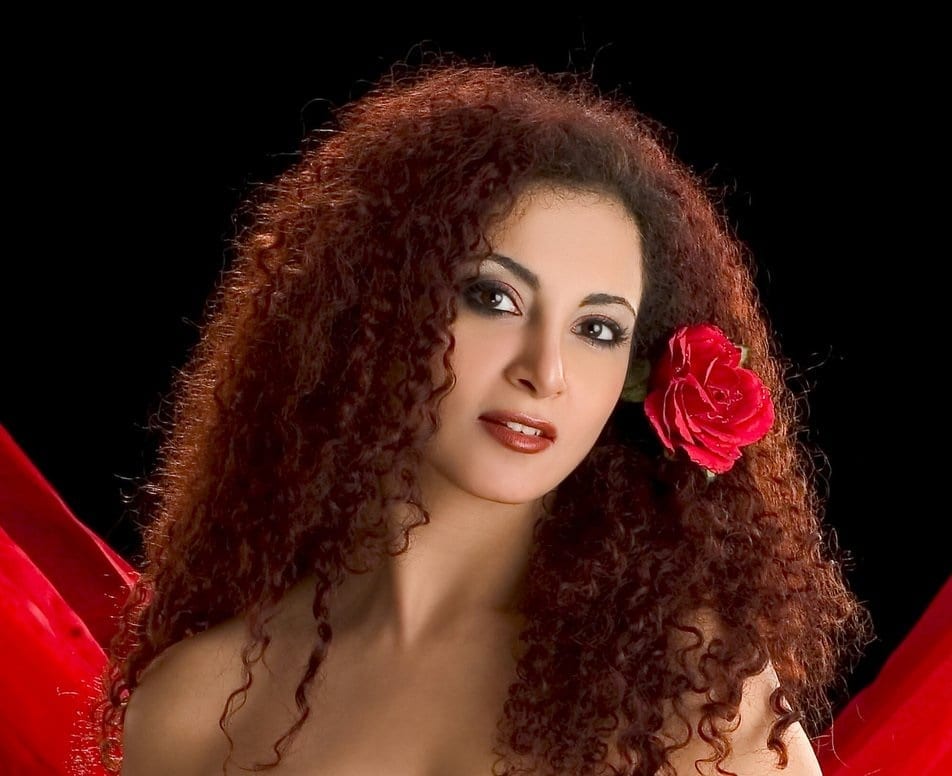 وفاة لاعب كرة قدم عربي بـ”كورونا”، وممثلة مصرية تُعلن إصابتها