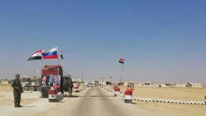 هيئة تحرير الشام تفرّق معتصمين في إدلب احتجاجاً على فتح المعابر