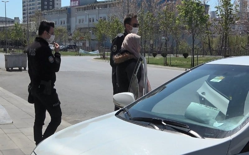 الشرطة التركية تعتقل لاجئاً سوريّاً في اسطنبول… ما هي التهمة؟