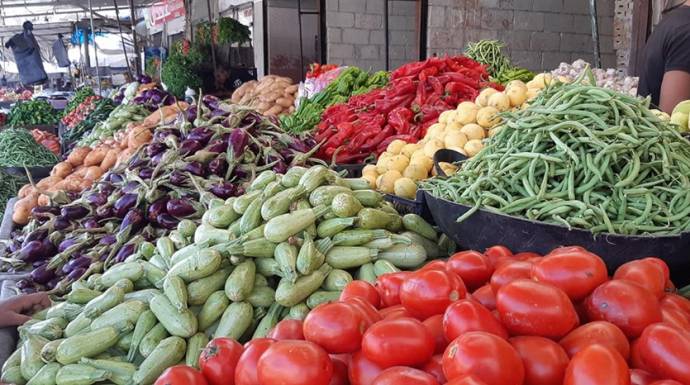 ارتفاع فلكي للأسعار… والحكومة تواصل السماح بتصدير مواد غذائية