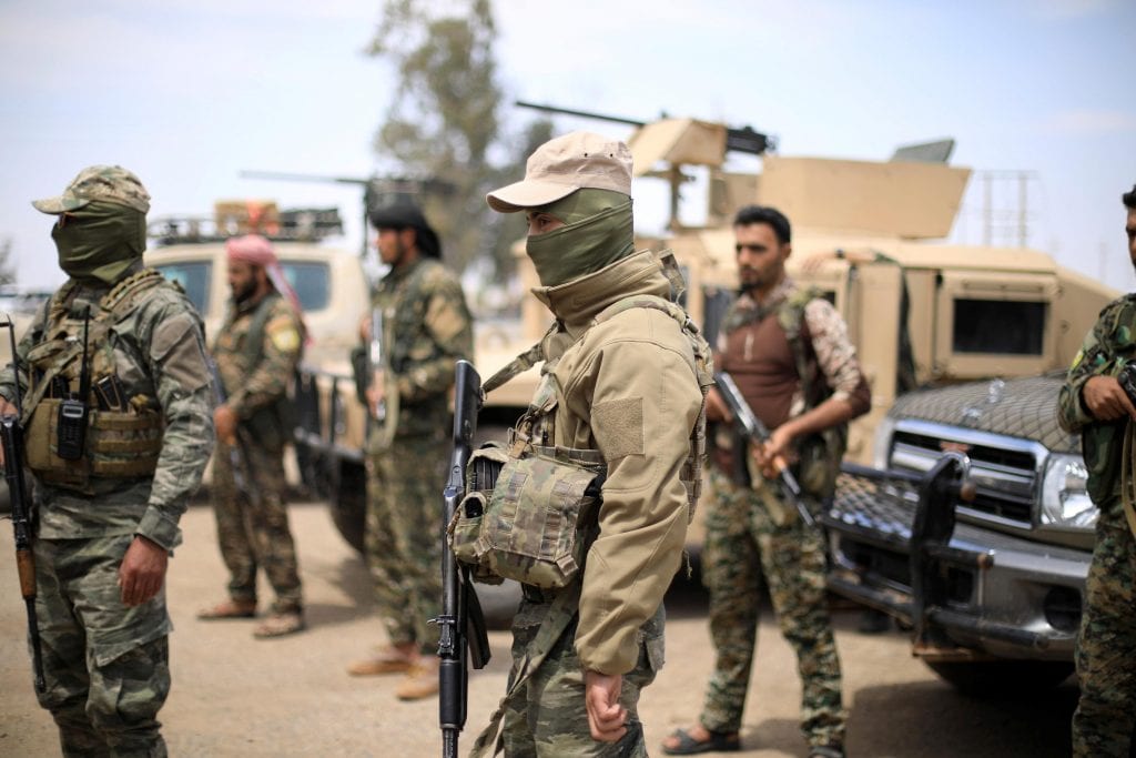 “قسد” تعتقل عنصراً من «داعش» يجمع “الزكاة” في دير الزور