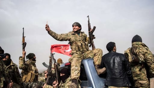تركيا تعيد 2200 مقاتل سوري من ليبيا ووجهةٌ معاكسة تحمل آخرين إلى أذربيجان
