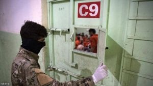 وسط تخوّف الأهالي: سجناء “داعش” في الرقة بين هاربٍ ومُفرجٍ عنه