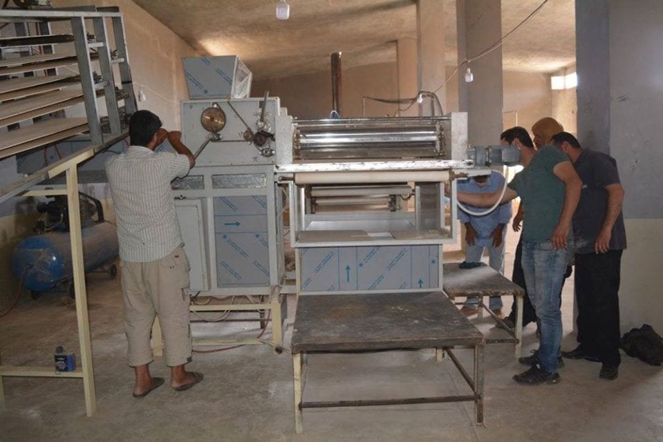 وسط غياب الحلول.. أزمة الخبز تدخل شهرها الثاني في مدينة القامشلي