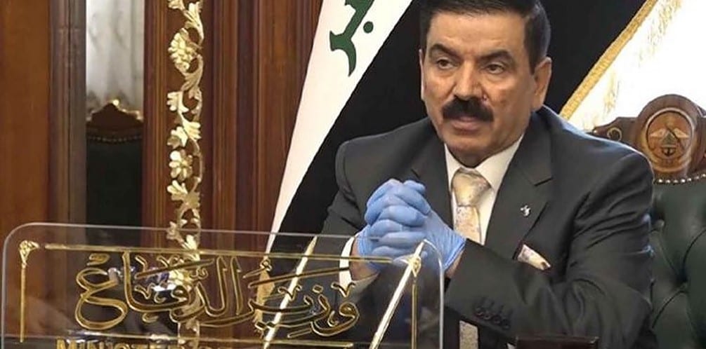 صحيفة: وزير الدفاع العراقي متورّط بعمليات “داعش” وحاصل على شارَة “حزب البَعث”